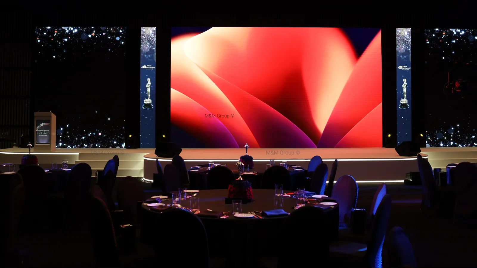تجهيز مسرح LED لحفل First Response Healthcare بنمط الأوسكار في Armani Ballroom بدبي